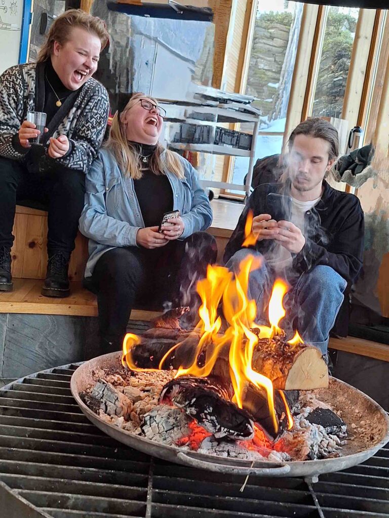 Studenter i projektet 'Sami Language in Higher Education in Suburban Areas'. Workshop hos UiT - Norges Arktiske Universitet. Foto: Virpi Nurmela